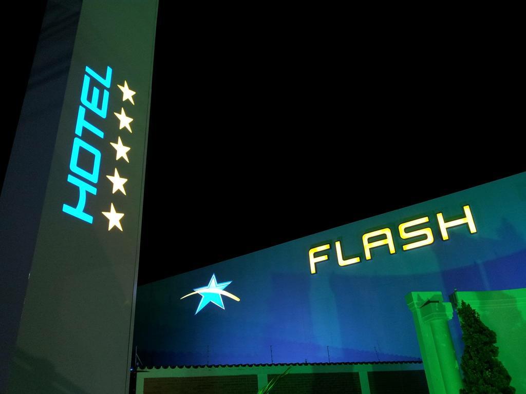 Flash Motel (Adults Only) São Vicente Buitenkant foto